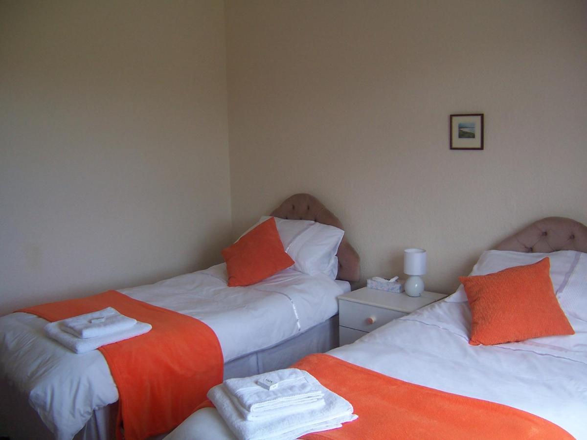 Riverside Cottage Lochboisdale Bagian luar foto